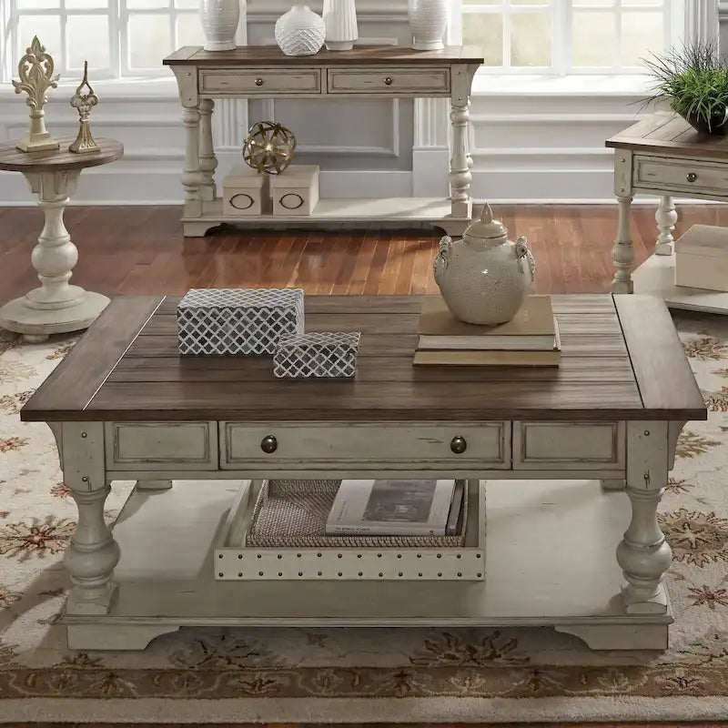 Τραπεζάκι σαλονιού Morgan Creek σε χρώμα Antique White με λεπτομέρειες σε απόχρωση Tobacco και βουρτσισμένο φινίρισμα