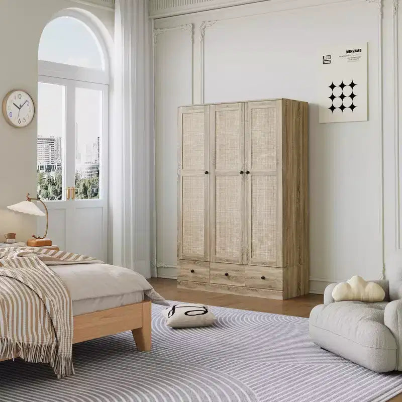 Ντουλάπα Rattan Famapy με 3 Συρτάρια, 3 Πόρτες από Διαπνέον Rattan, Ψηλή Ντουλάπα Αποθήκευσης σε Αγροτικό Στυλ για την Κρεβατοκάμαρα