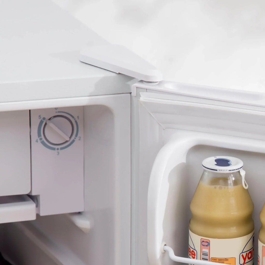 Μίνι ψυγείο 3,2 κυβικών ποδιών (90 λίτρων) με κατάψυξη, συμπαγές ψυγείο μονής πόρτας με ρυθμιζόμενο θερμοστάτη για υπνοδωμάτιο