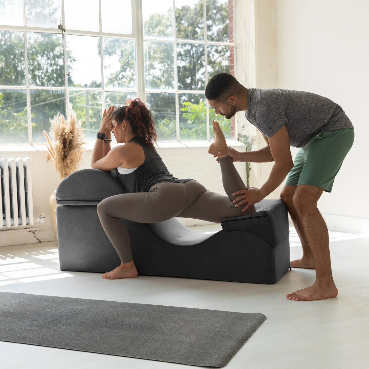 Avana Kami Μετατρέψιμη Σεζλόνγκ / Yoga & Μασάζ - Υποπόδιο 2-σε-1 με Κρυφή Αναδιπλούμενη Πολυθρόνα Yoga, Microvelvet - N/A