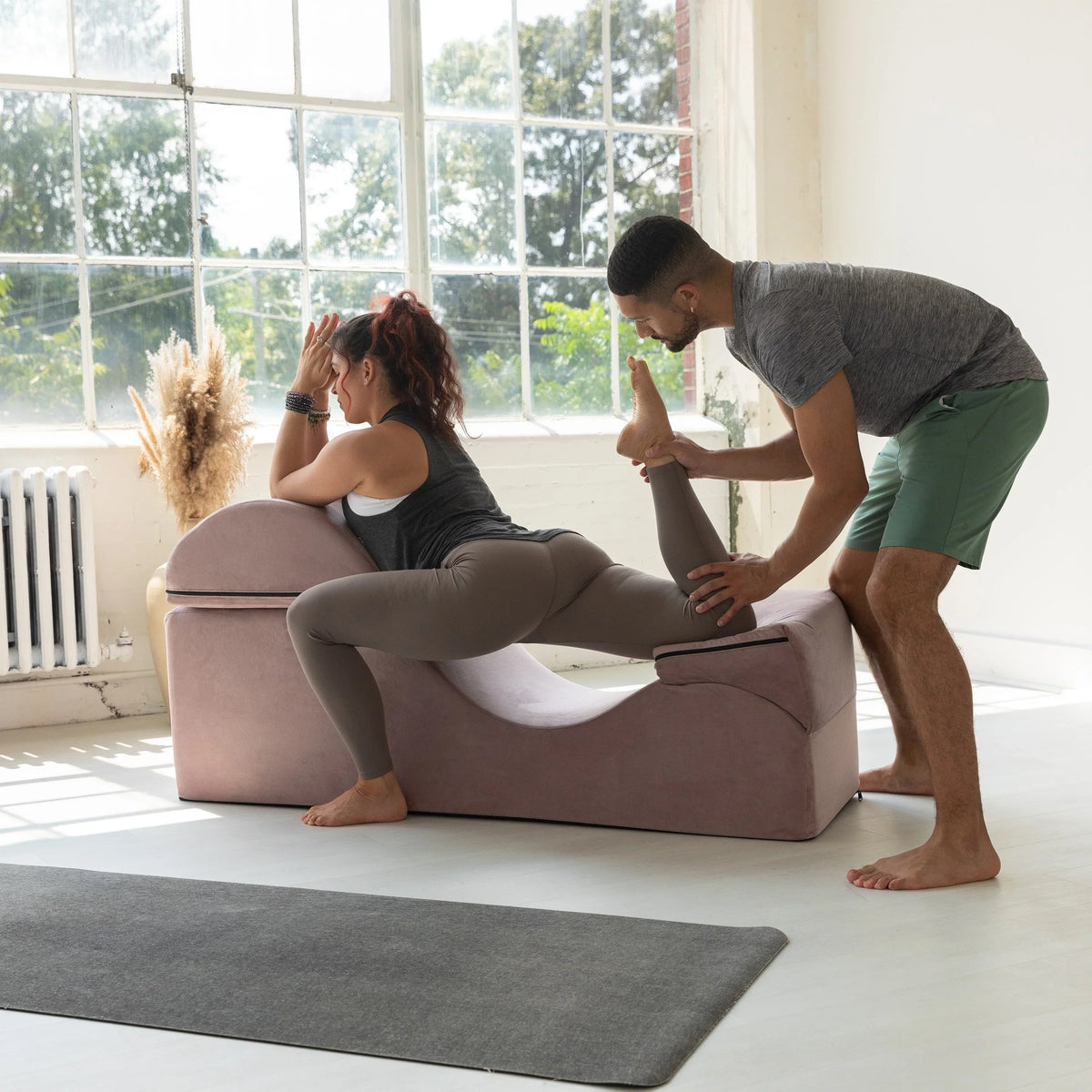 Avana Kami Μετατρέψιμη Σεζλόνγκ / Yoga & Μασάζ - Υποπόδιο 2-σε-1 με Κρυφή Αναδιπλούμενη Πολυθρόνα Yoga, Microvelvet - N/A